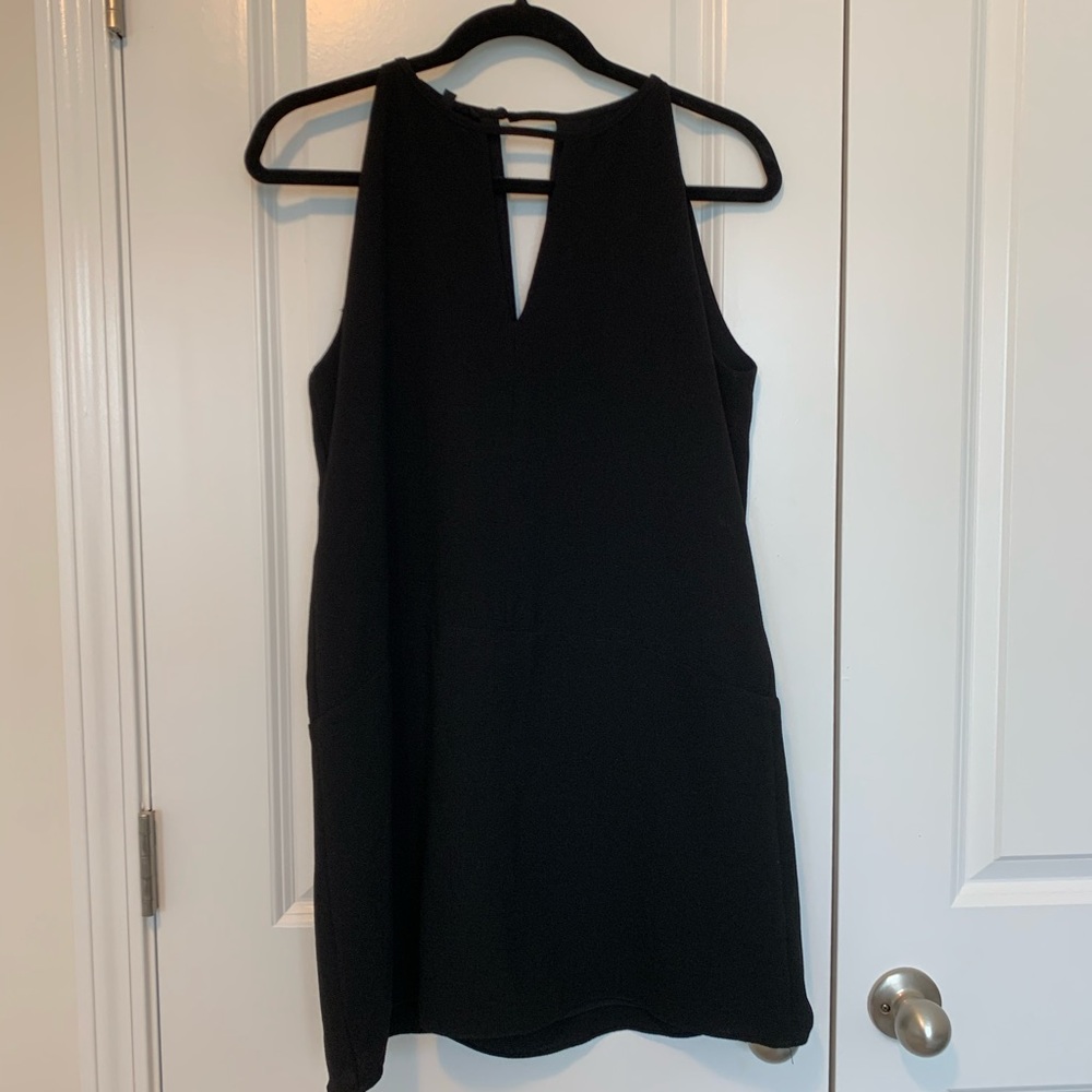Black keyhole dress. Perfect Little Black Dress
